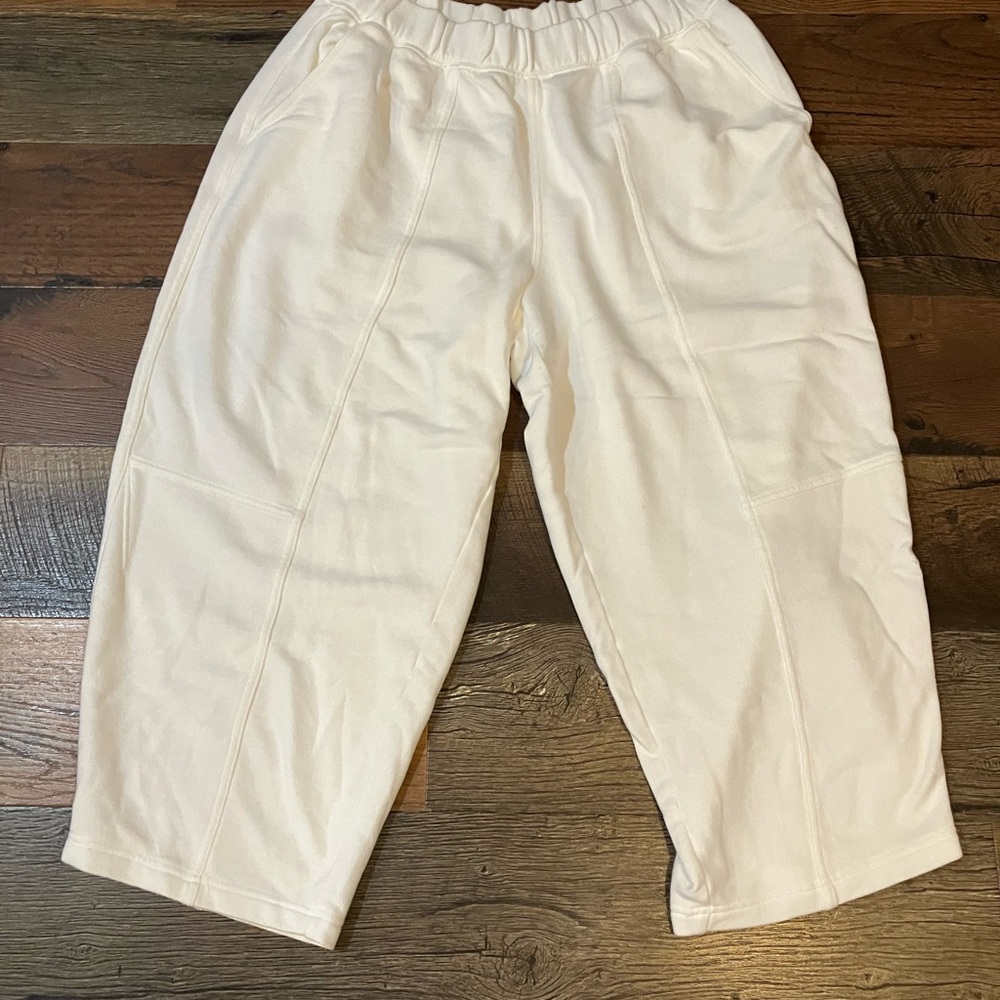 Aerie white seams right barrel pants